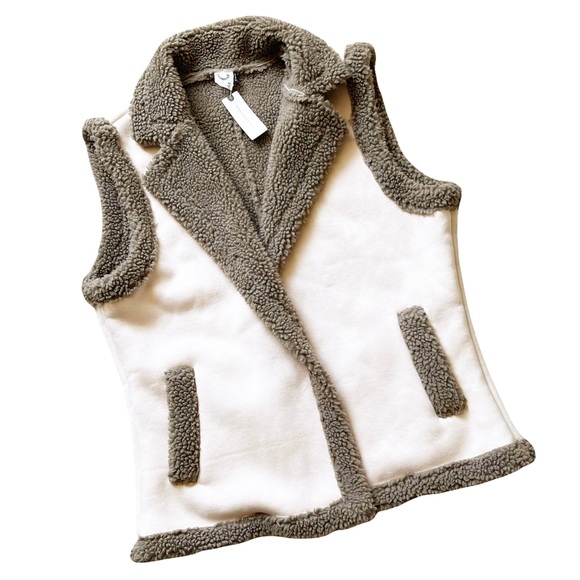 Anthropologie AKEMI+KIN Phoebe Sherpa Lined Open Front Faux Suede Vest C… - Picture 12 of 15